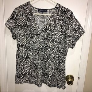 Jones New York Black and White Patterned Short Sleeve Top